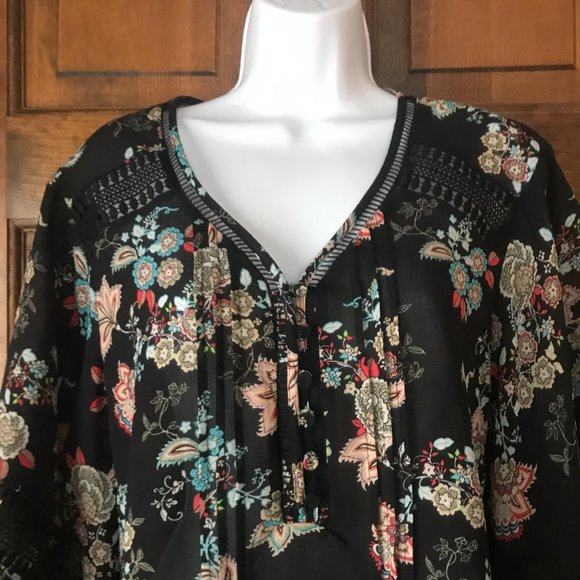 Zac & Rachel Black w/Colorful Flowers Pullover Blouse w/Butterfly Sleeves Large - Picture 2 of 15